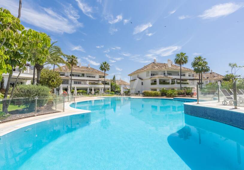 Luxuriöses Duplex-Penthouse mit atemberaubendem Meer- und Bergblick