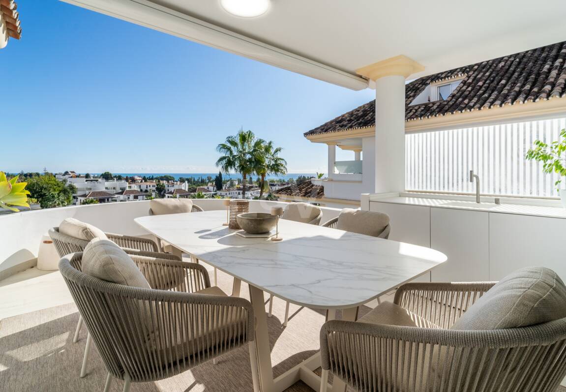 Luxuriöses Duplex-Penthouse mit atemberaubendem Meer- und Bergblick