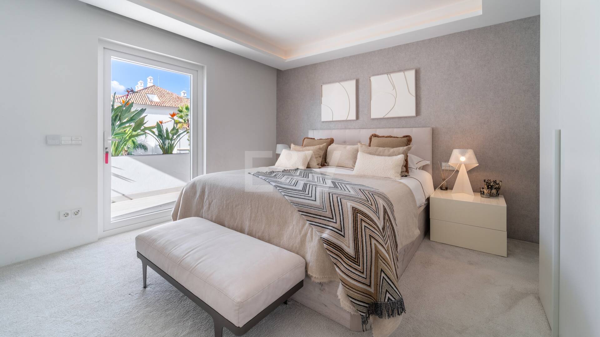 Luxuriöses Duplex-Penthouse mit atemberaubendem Meer- und Bergblick