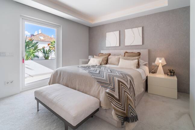 Luxuriöses Duplex-Penthouse mit atemberaubendem Meer- und Bergblick