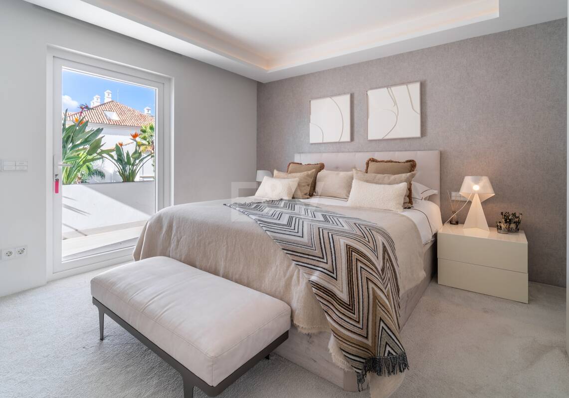 Penthouse Duplex Luxueux avec Mer et Montagne Vues