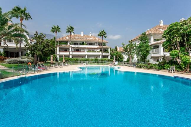 Luxuriöses Duplex-Penthouse mit atemberaubendem Meer- und Bergblick