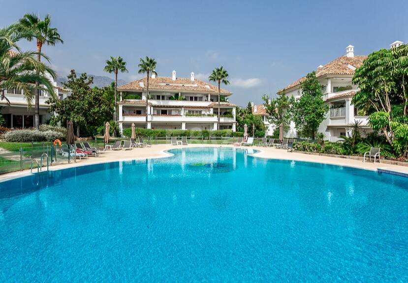 Luxuriöses Duplex-Penthouse mit atemberaubendem Meer- und Bergblick