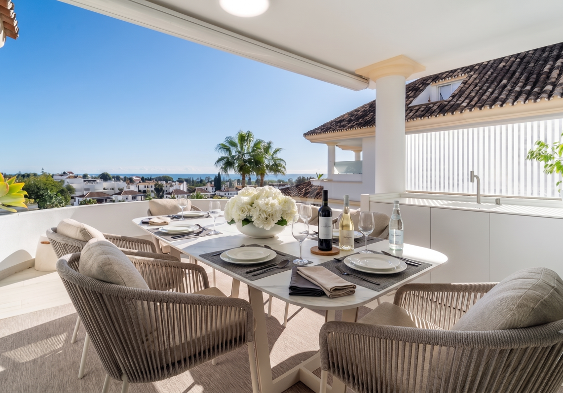 Penthouse Duplex Luxueux avec Mer et Montagne Vues