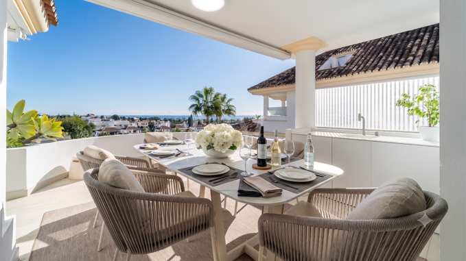 Penthouse Duplex Luxueux avec Mer et Montagne Vues