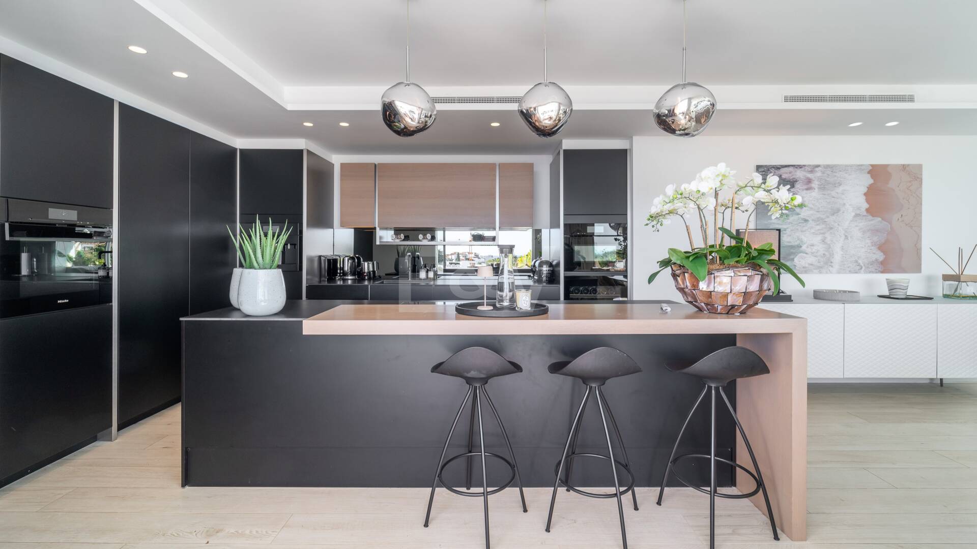 Luxuriöses Duplex-Penthouse mit atemberaubendem Meer- und Bergblick