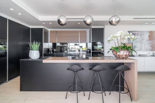 Luxuriöses Duplex-Penthouse mit atemberaubendem Meer- und Bergblick