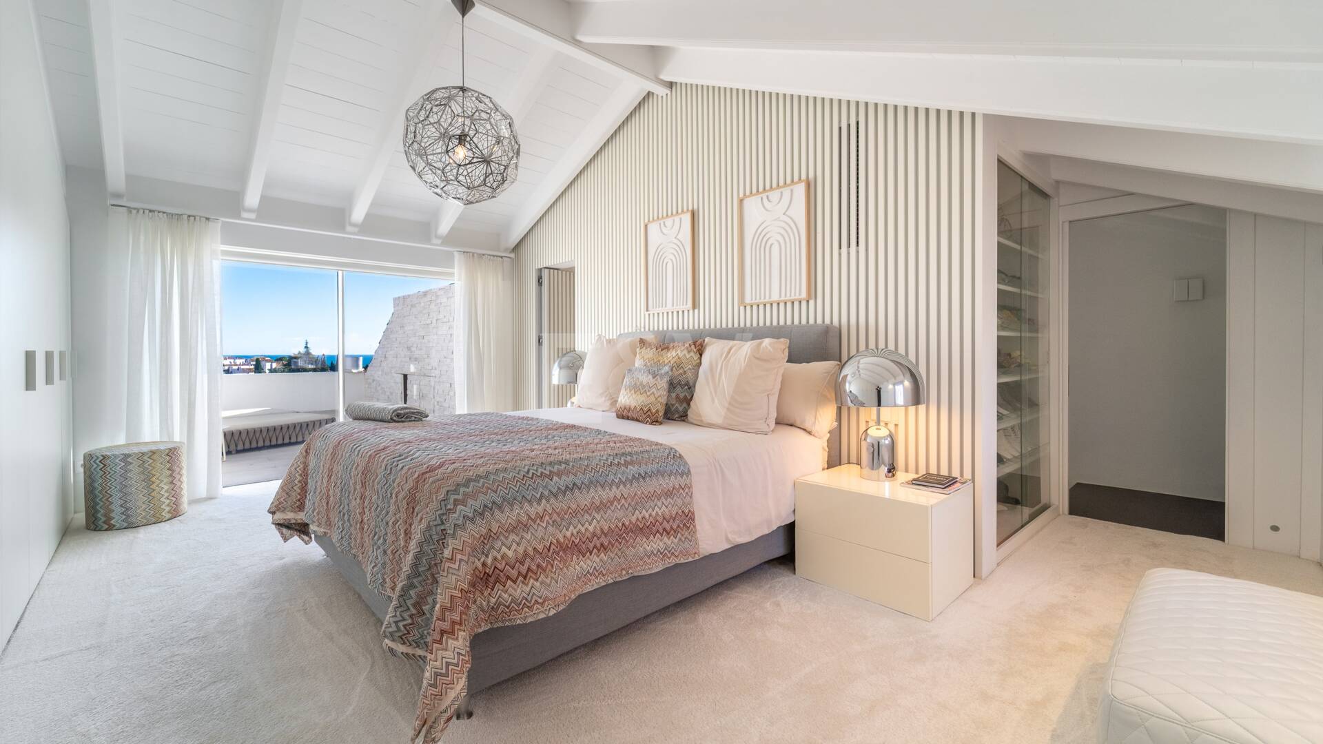 Luxuriöses Duplex-Penthouse mit atemberaubendem Meer- und Bergblick