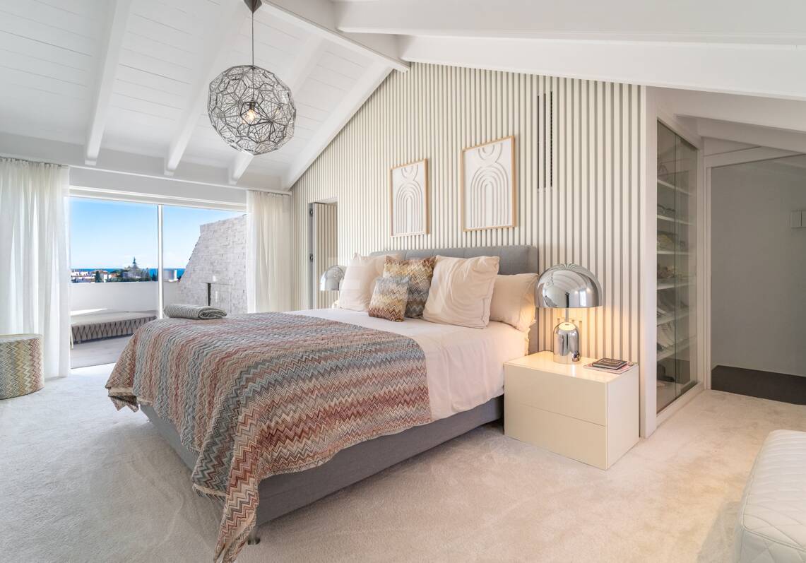 Penthouse Duplex Luxueux avec Mer et Montagne Vues