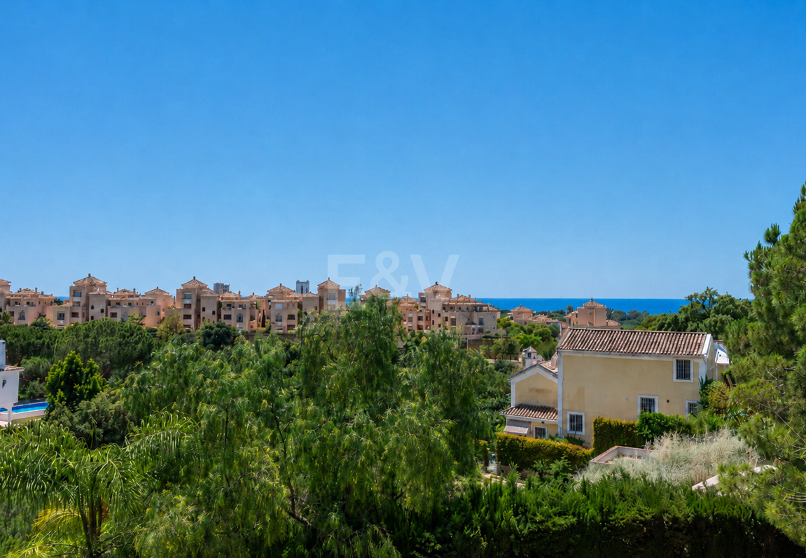 Villa Investment Opportunity with Space & Stunning Sea Views