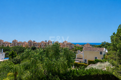 Villa Investment Opportunity with Space & Stunning Sea Views