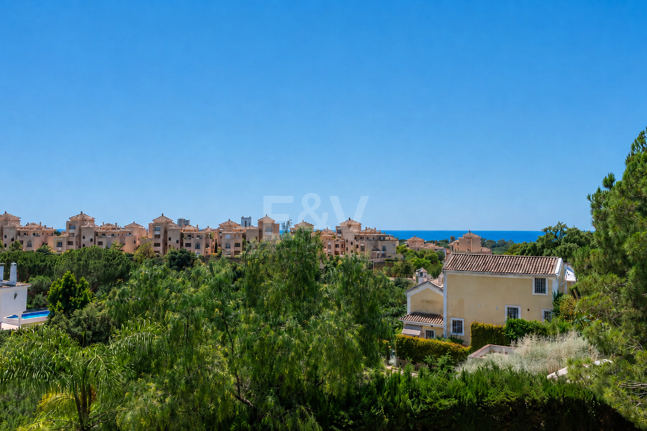 Villa Investment Opportunity with Space & Stunning Sea Views