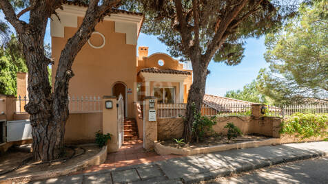 Spacious Villa in Elviria close to Amenities