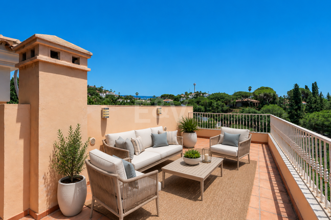 Villa Investment Opportunity with Space & Stunning Sea Views