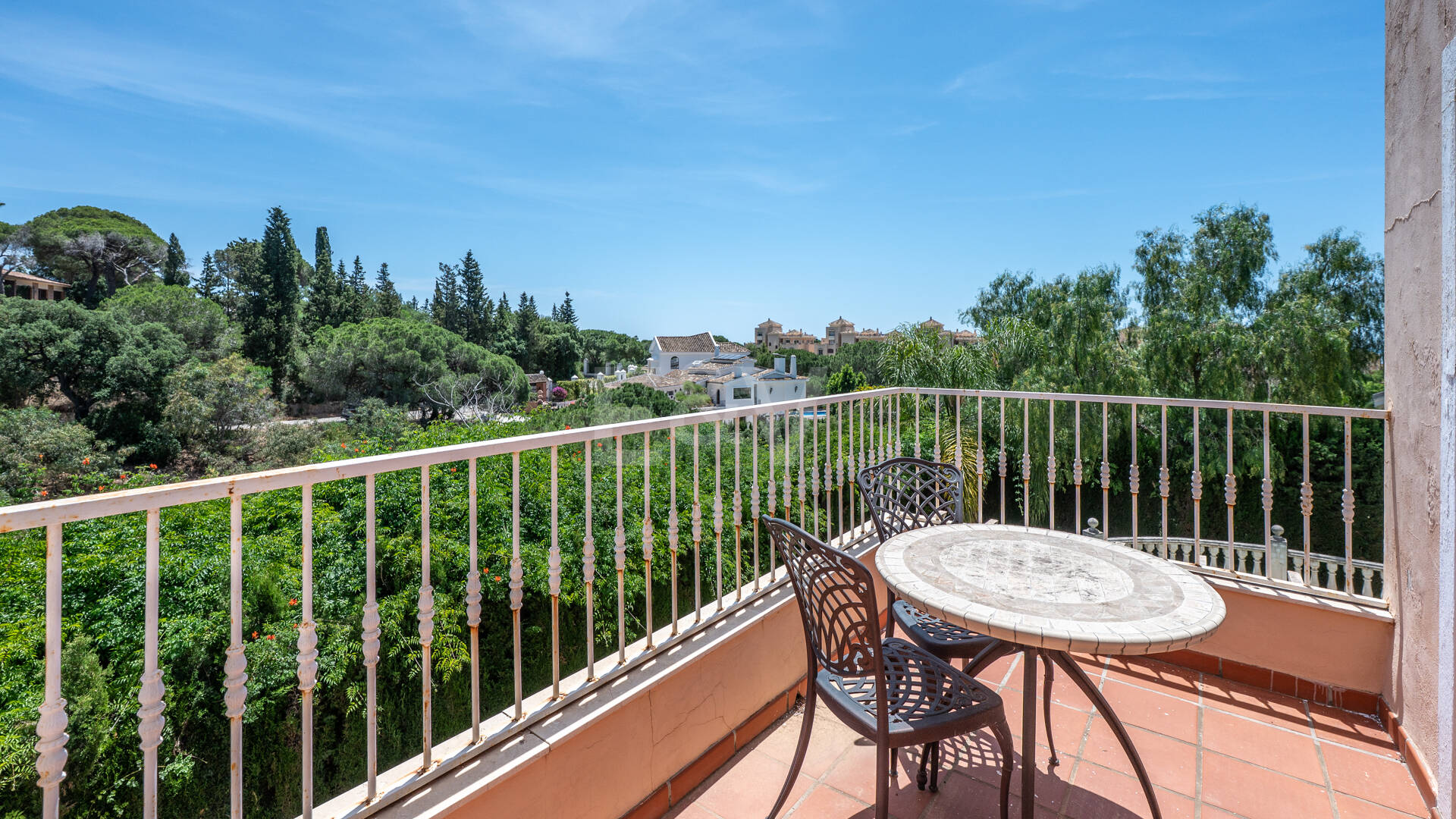 Villa Investment Opportunity with Space & Stunning Sea Views