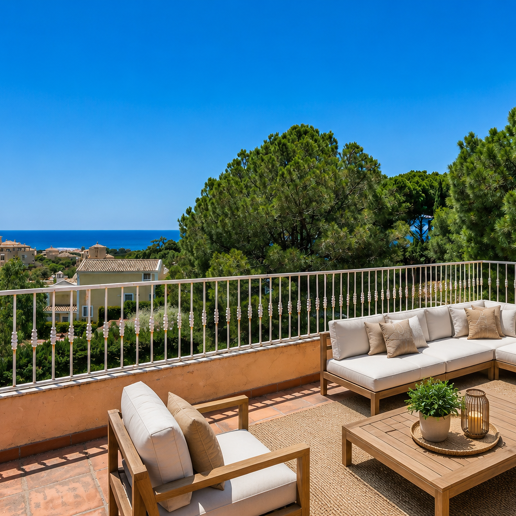 Villa Investment Opportunity with Space & Stunning Sea Views