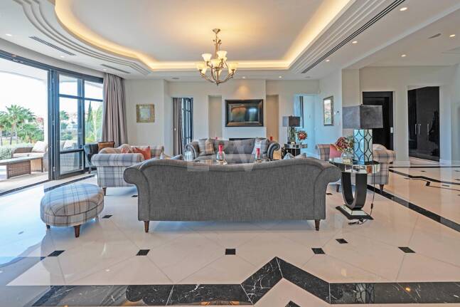 Villa à louer en Benahavis