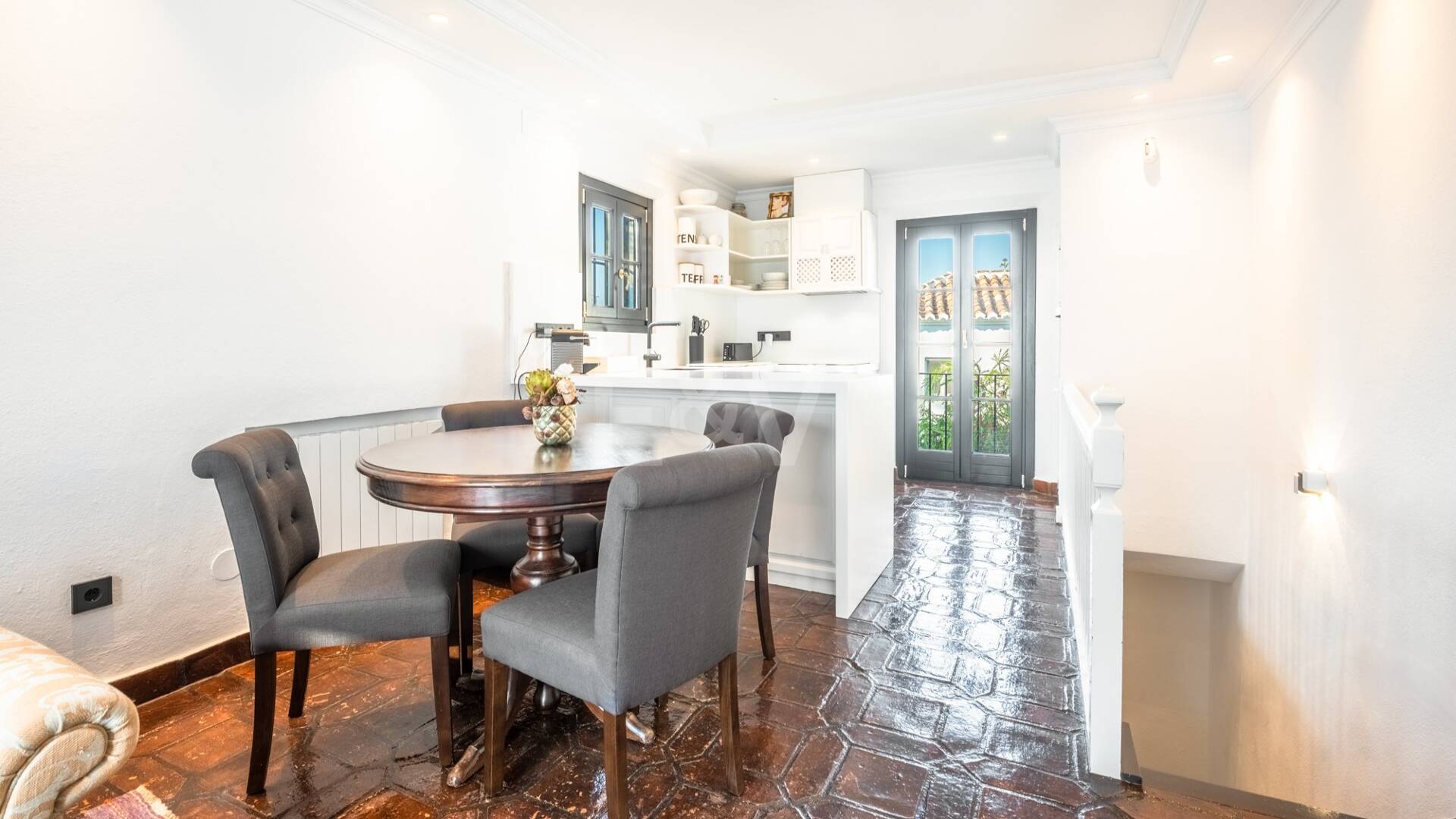 Gemütliches Andalusisches Stadthaus mit Privater Terrasse in Lomas Pueblo