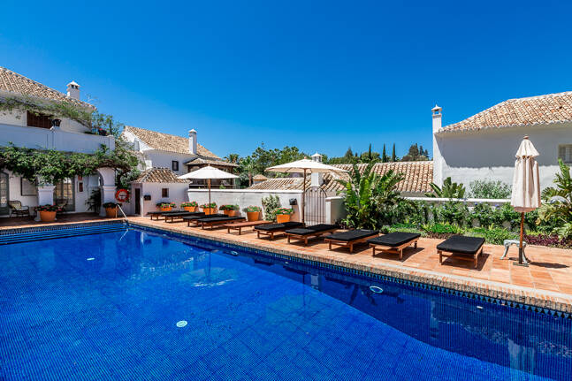 Gemütliches Andalusisches Stadthaus mit Privater Terrasse in Lomas Pueblo