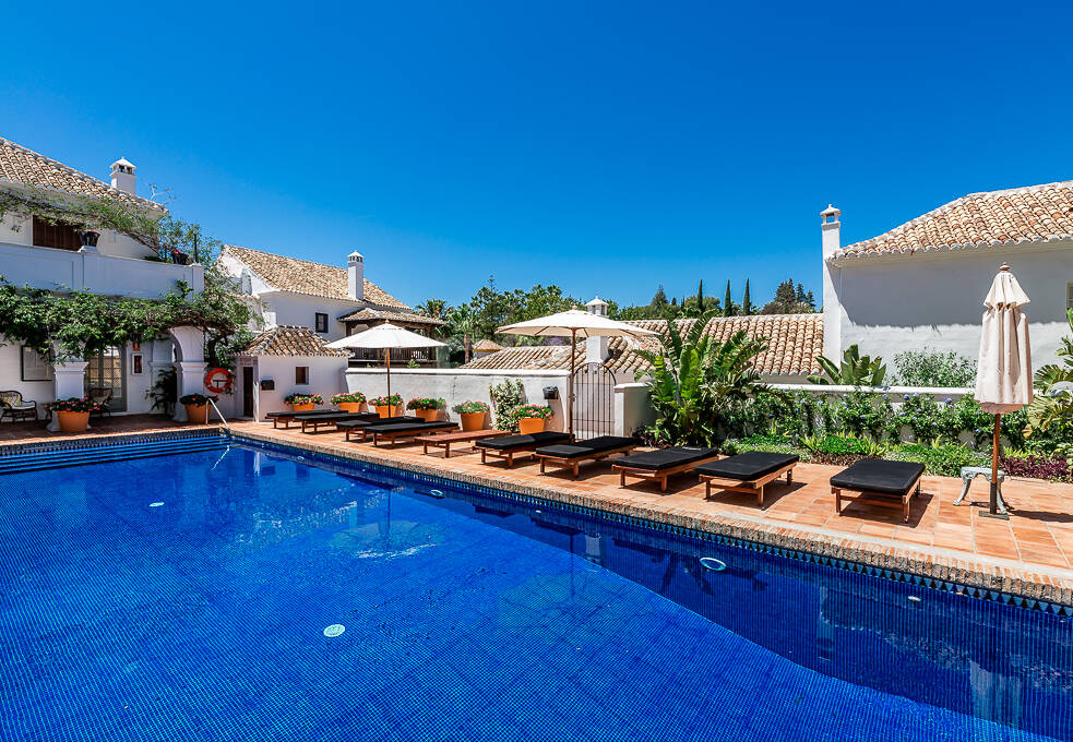 Gemütliches Andalusisches Stadthaus mit Privater Terrasse in Lomas Pueblo