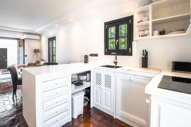 Gemütliches Andalusisches Stadthaus mit Privater Terrasse in Lomas Pueblo