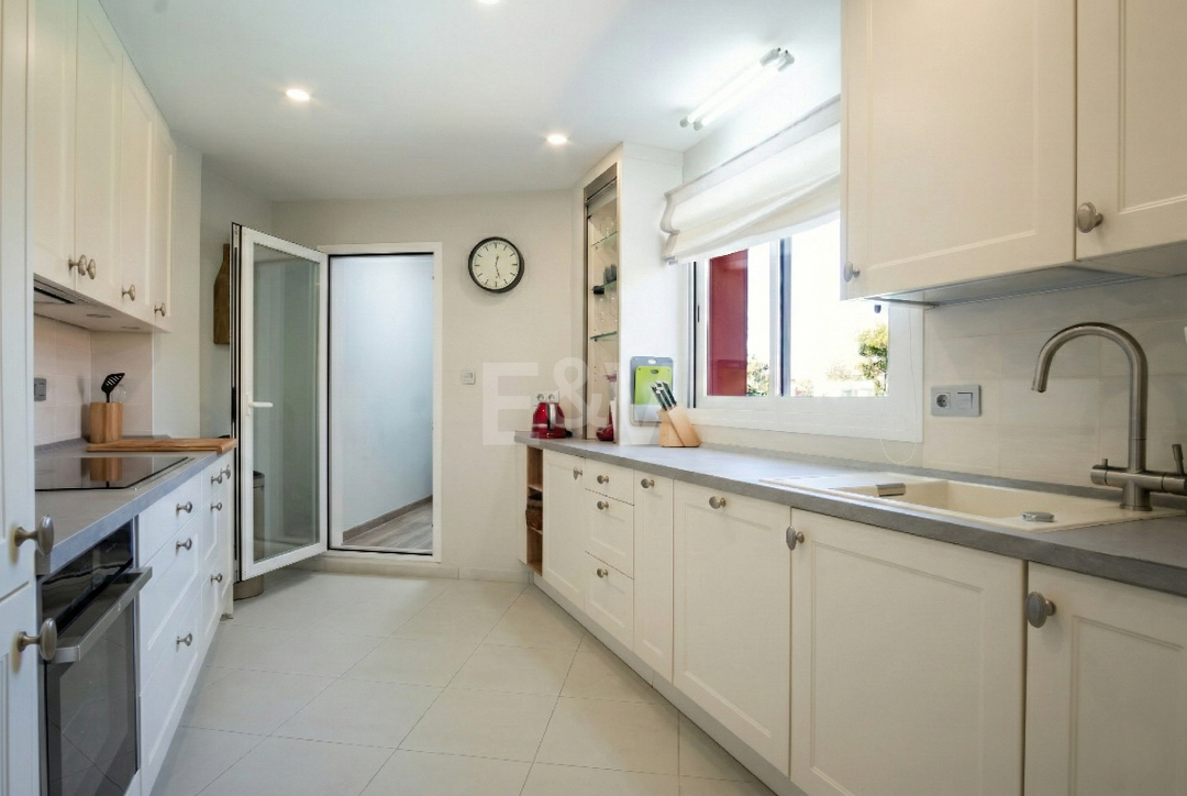 Apartament na sprzedaż w Elviria, Marbella Wschodnia