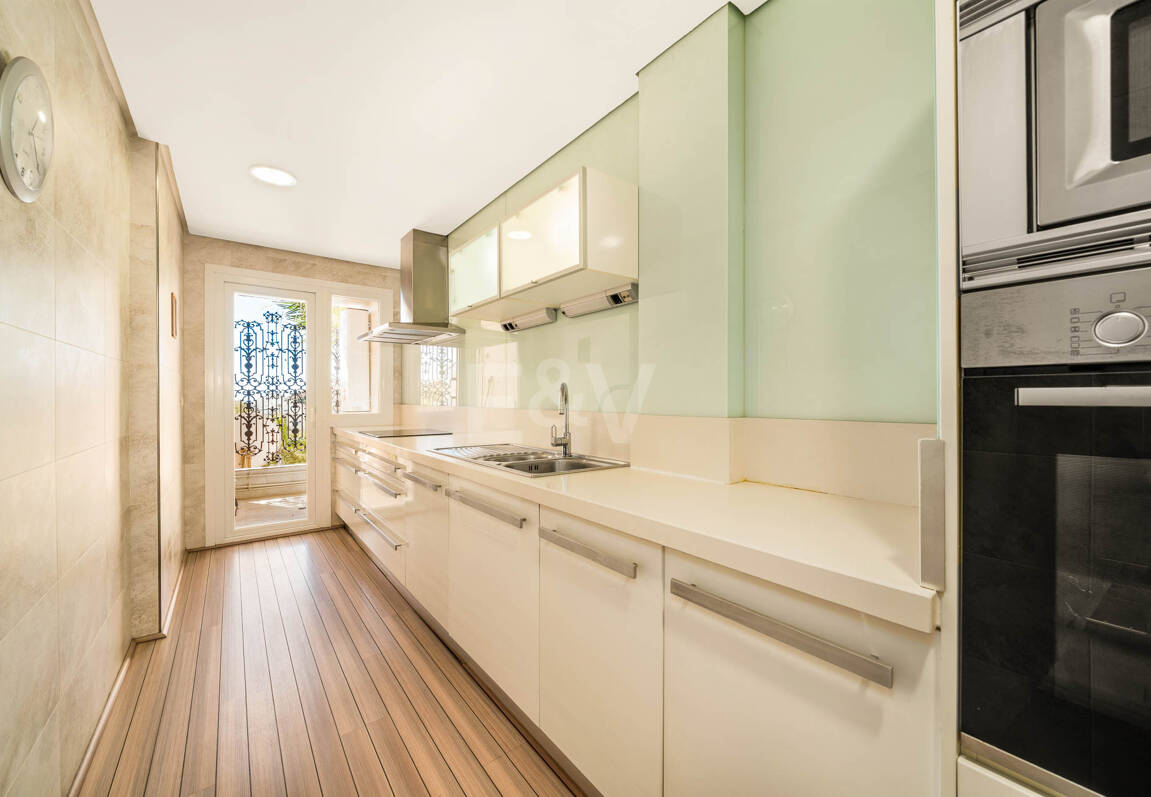 Jasny i przestronny apartament w ekskluzywnej społeczności