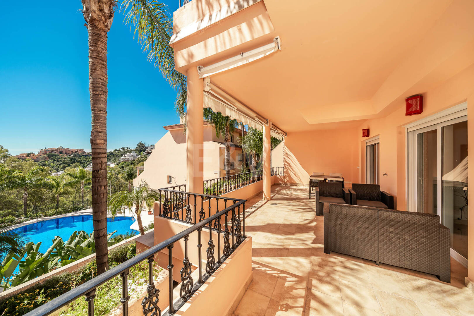 Jasny i przestronny apartament w ekskluzywnej społeczności