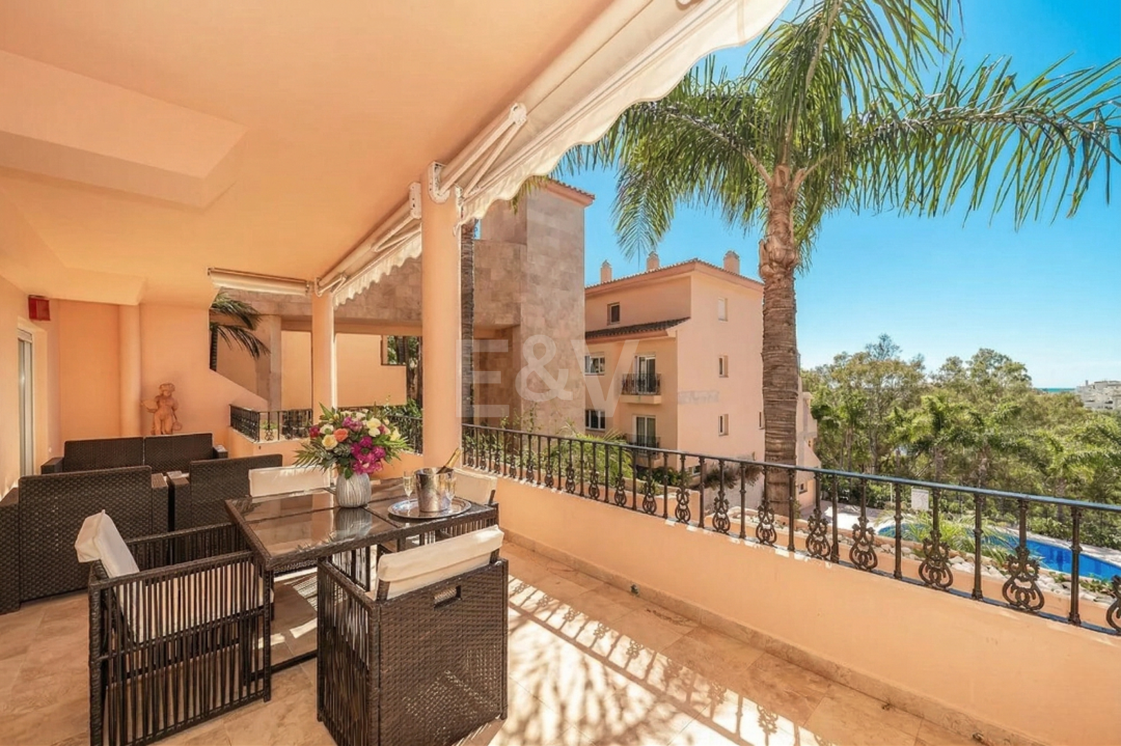 Jasny i przestronny apartament w ekskluzywnej społeczności