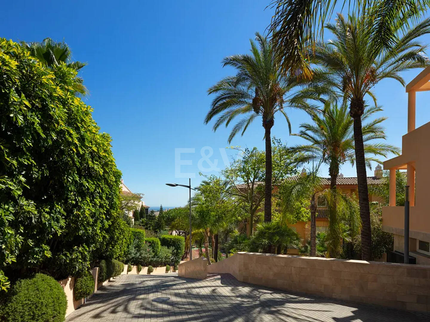 Jasny i przestronny apartament w ekskluzywnej społeczności