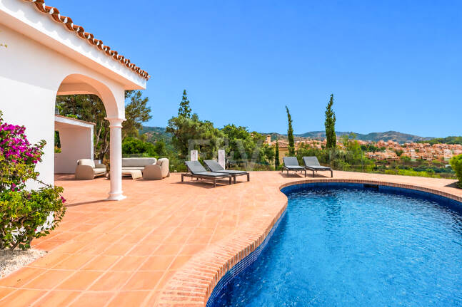 Charmante andalusische Villa mit Meerblick