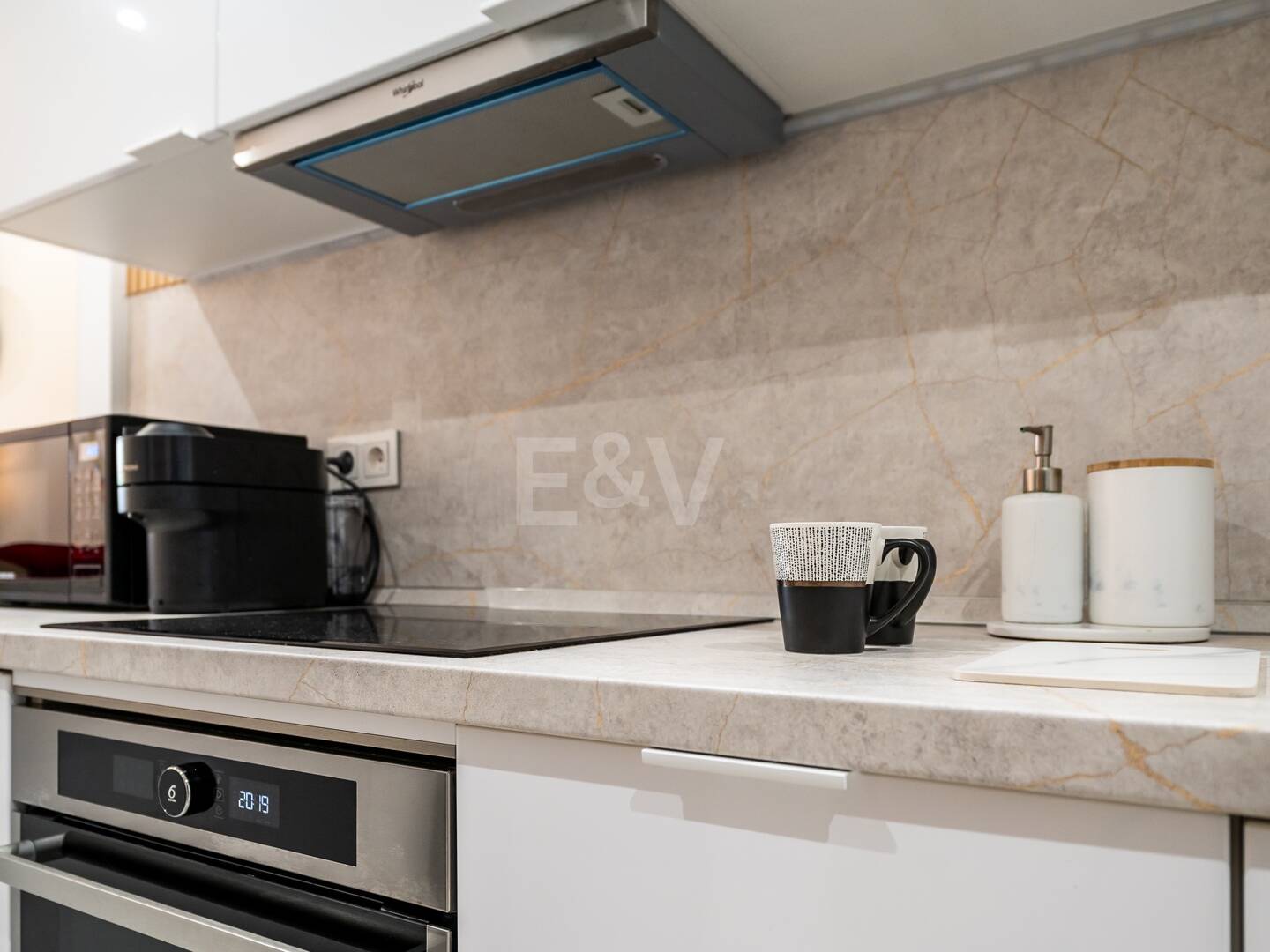 Elegante 2-Zimmer-Wohnung in Oasis de Marbella – Wohnen an der Goldenen Meile, mittel- und langfristig zu mieten ab Juni 2026!