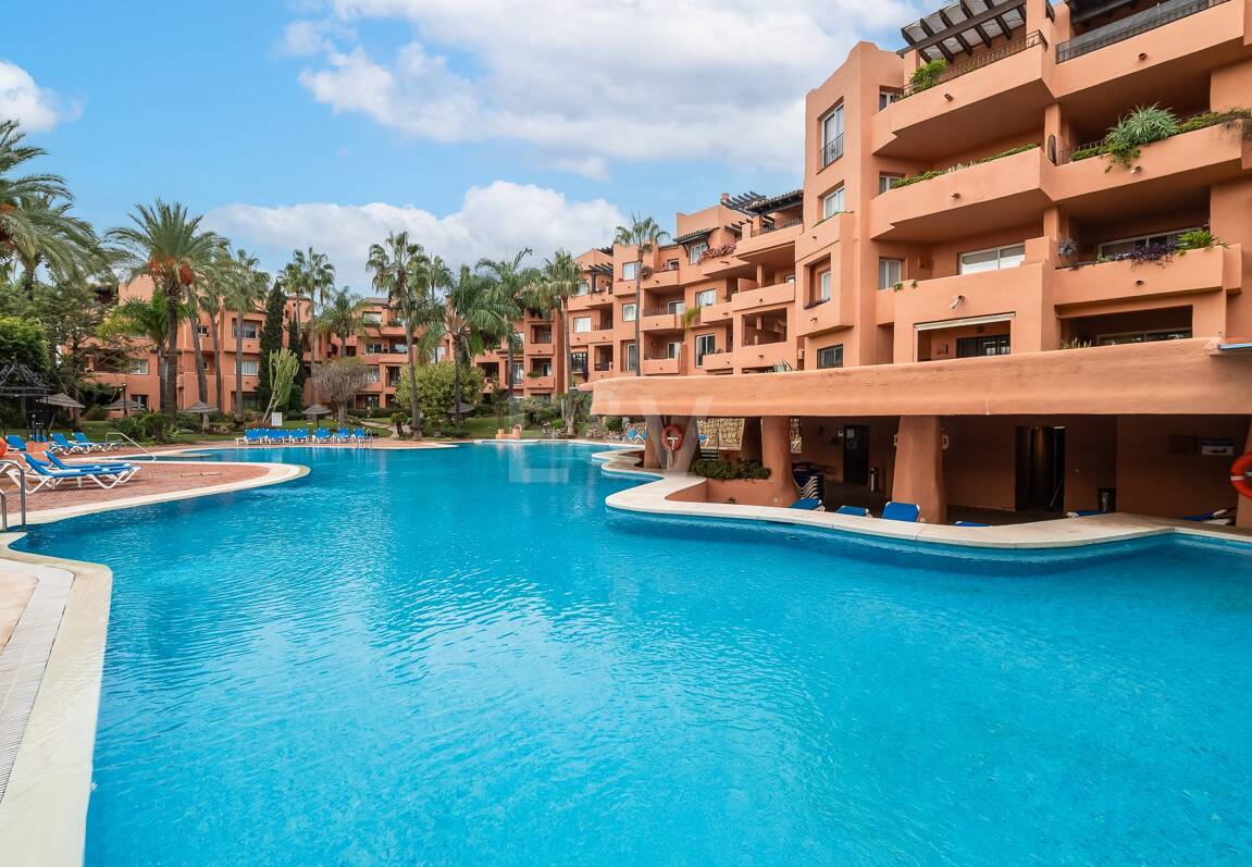 Elegante 2-Zimmer-Wohnung in Oasis de Marbella – Wohnen an der Goldenen Meile, mittel- und langfristig zu mieten ab Juni 2026!