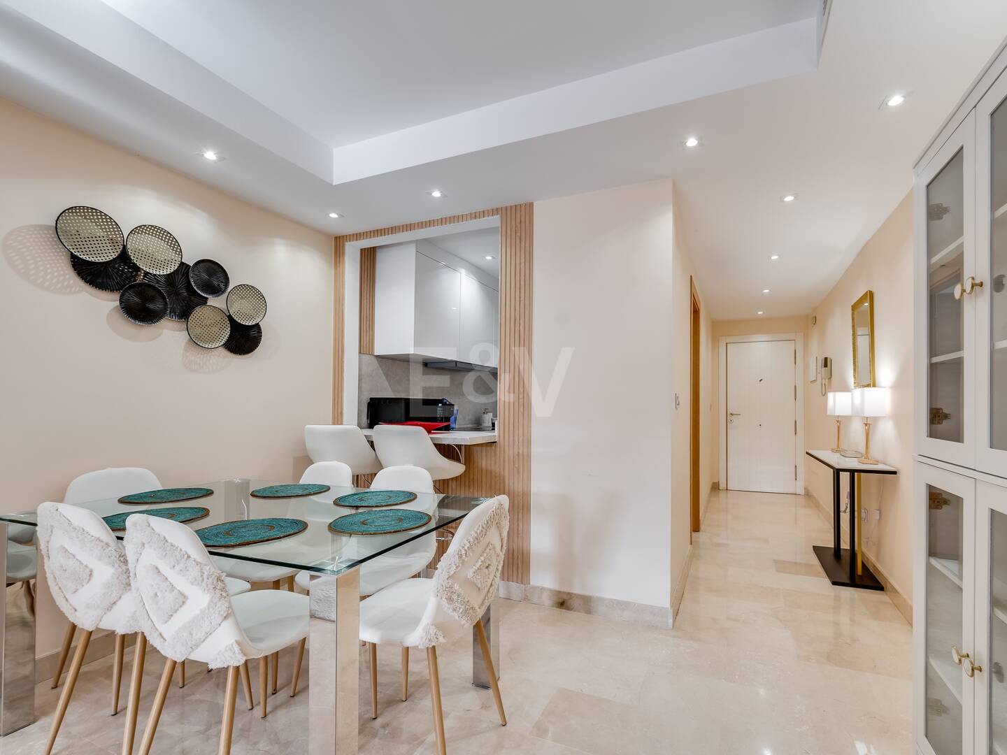 Elegante 2-Zimmer-Wohnung in Oasis de Marbella – Wohnen an der Goldenen Meile, mittel- und langfristig zu mieten ab Juni 2026!