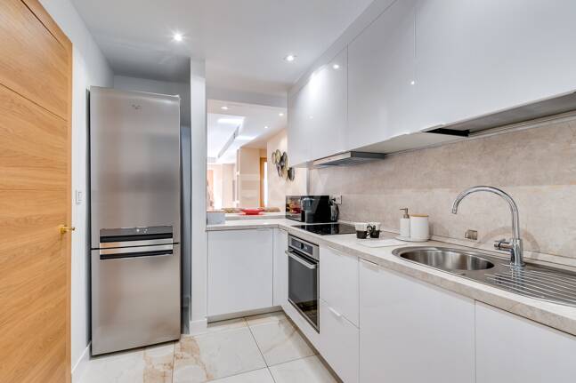 Elegante 2-Zimmer-Wohnung in Oasis de Marbella – Wohnen an der Goldenen Meile, mittel- und langfristig zu mieten ab Juni 2026!