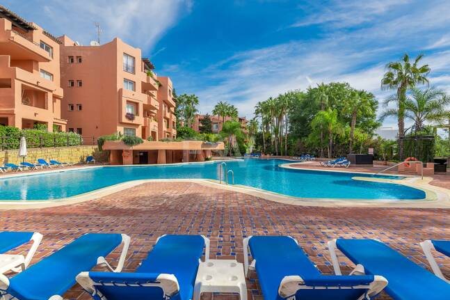 Elegante 2-Zimmer-Wohnung in Oasis de Marbella – Wohnen an der Goldenen Meile, mittel- und langfristig zu mieten ab Juni 2026!