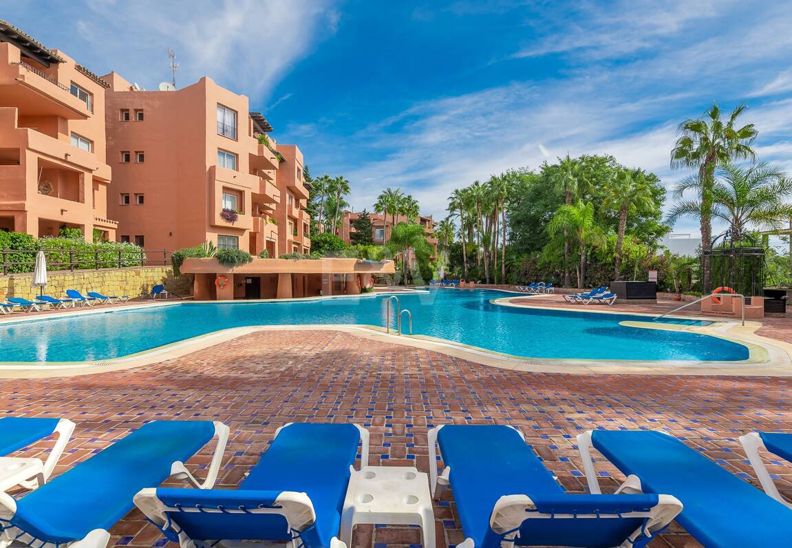 Elegante 2-Zimmer-Wohnung in Oasis de Marbella – Wohnen an der Goldenen Meile, mittel- und langfristig zu mieten ab Juni 2026!