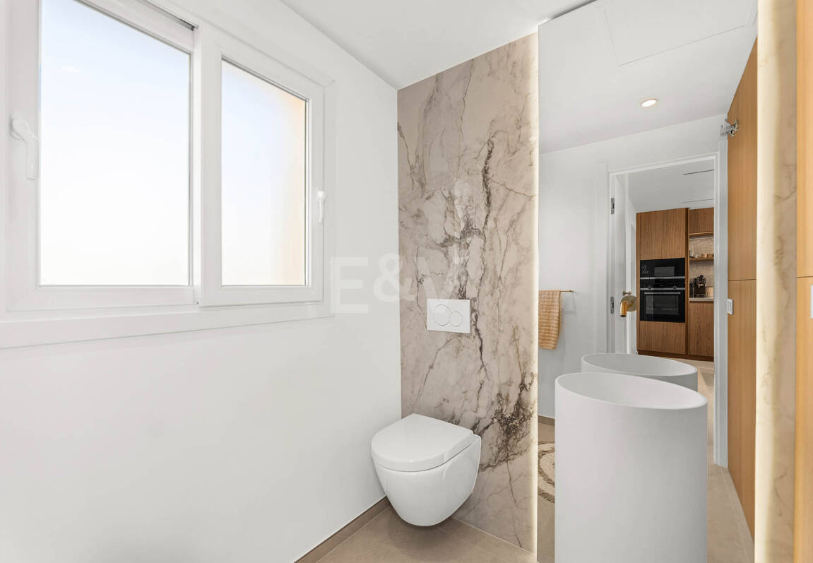 Elegantes Penthouse-Duplex mit Solarium und Panoramablick in einer geschlossenen Wohnanlage