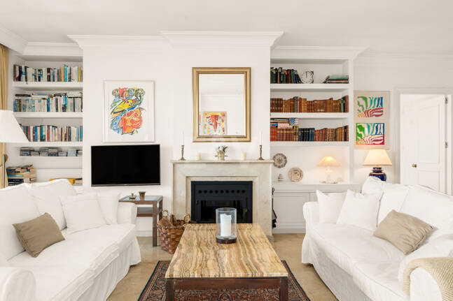 Elegant Frontline Golf Apartment with Expansive Terrace