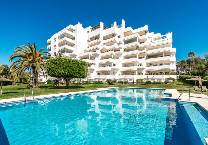 Elegant Frontline Golf Apartment with Expansive Terrace