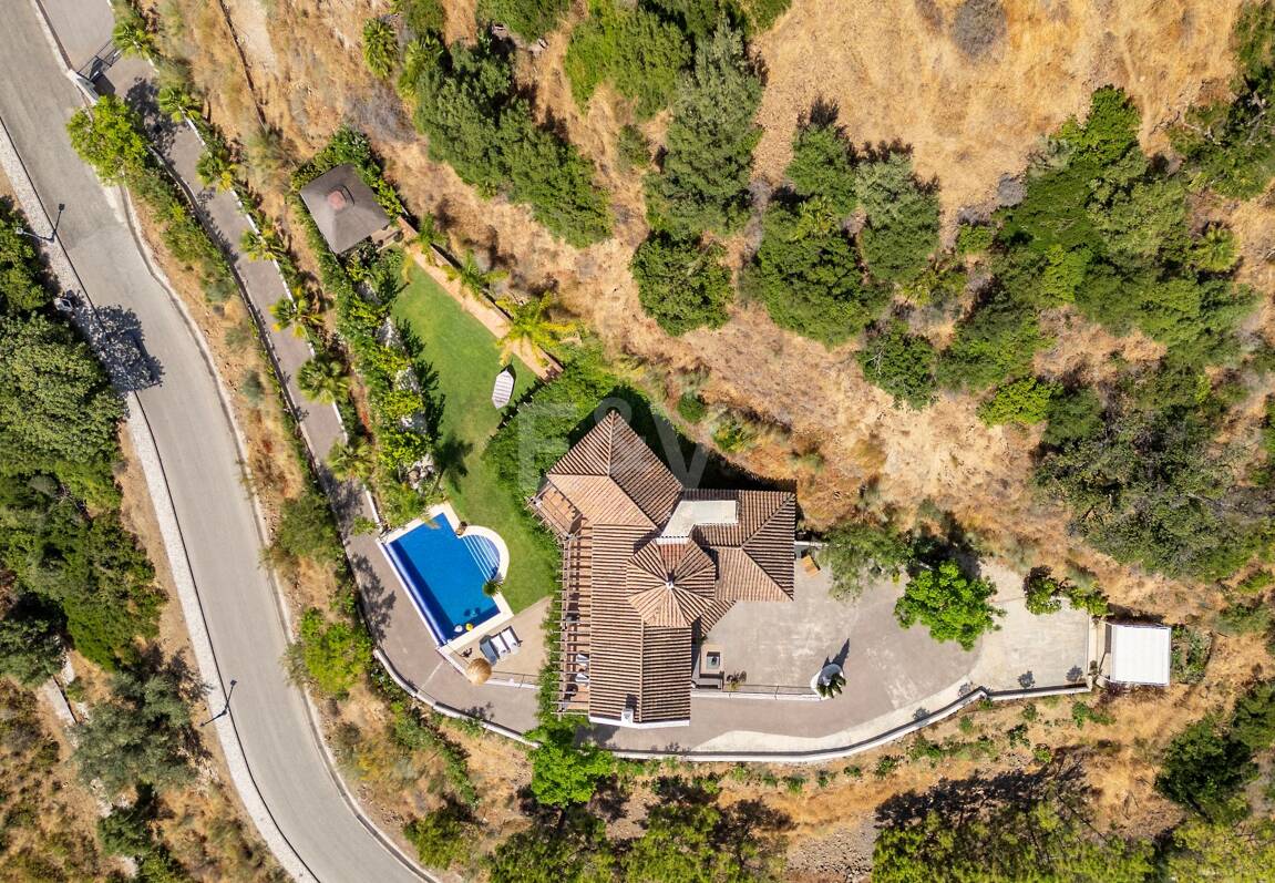 Villa im Cortijo-Stil mit Panoramablick aufs Meer und völliger Privatsphäre