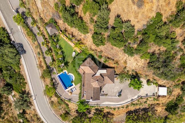 Villa im Cortijo-Stil mit Panoramablick aufs Meer und völliger Privatsphäre