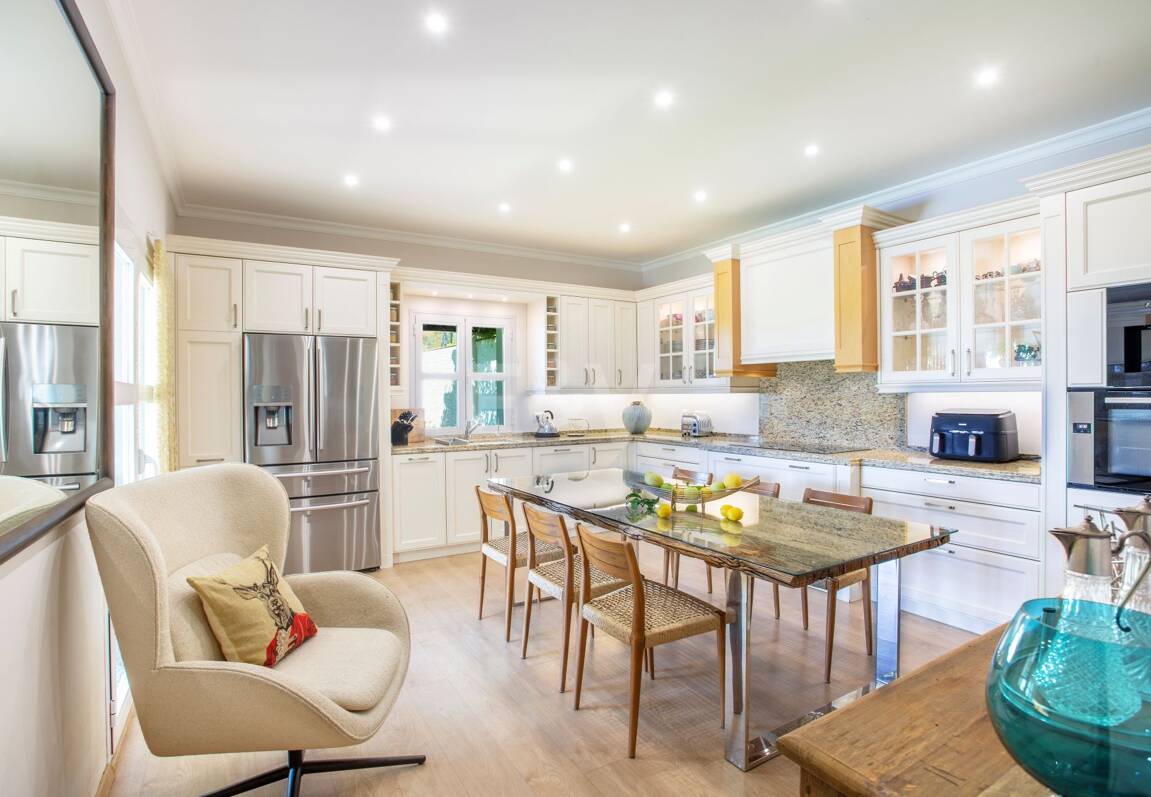 Villa im Cortijo-Stil mit Panoramablick aufs Meer und völliger Privatsphäre