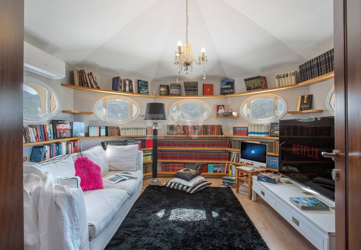 Villa im Cortijo-Stil mit Panoramablick aufs Meer und völliger Privatsphäre