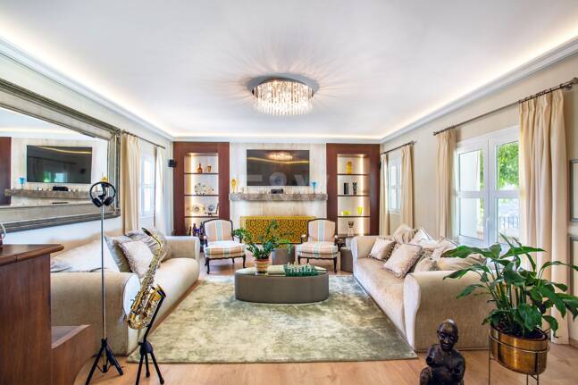 Villa im Cortijo-Stil mit Panoramablick aufs Meer und völliger Privatsphäre