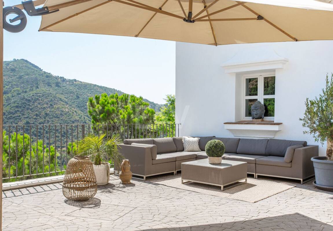 Villa im Cortijo-Stil mit Panoramablick aufs Meer und völliger Privatsphäre