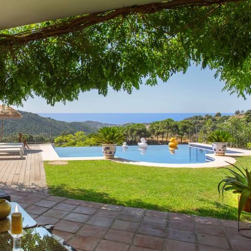 Villa im Cortijo-Stil mit Panoramablick aufs Meer und völliger Privatsphäre