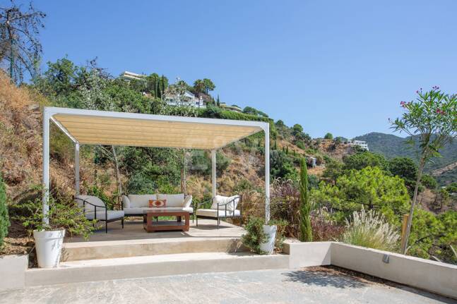 Villa im Cortijo-Stil mit Panoramablick aufs Meer und völliger Privatsphäre