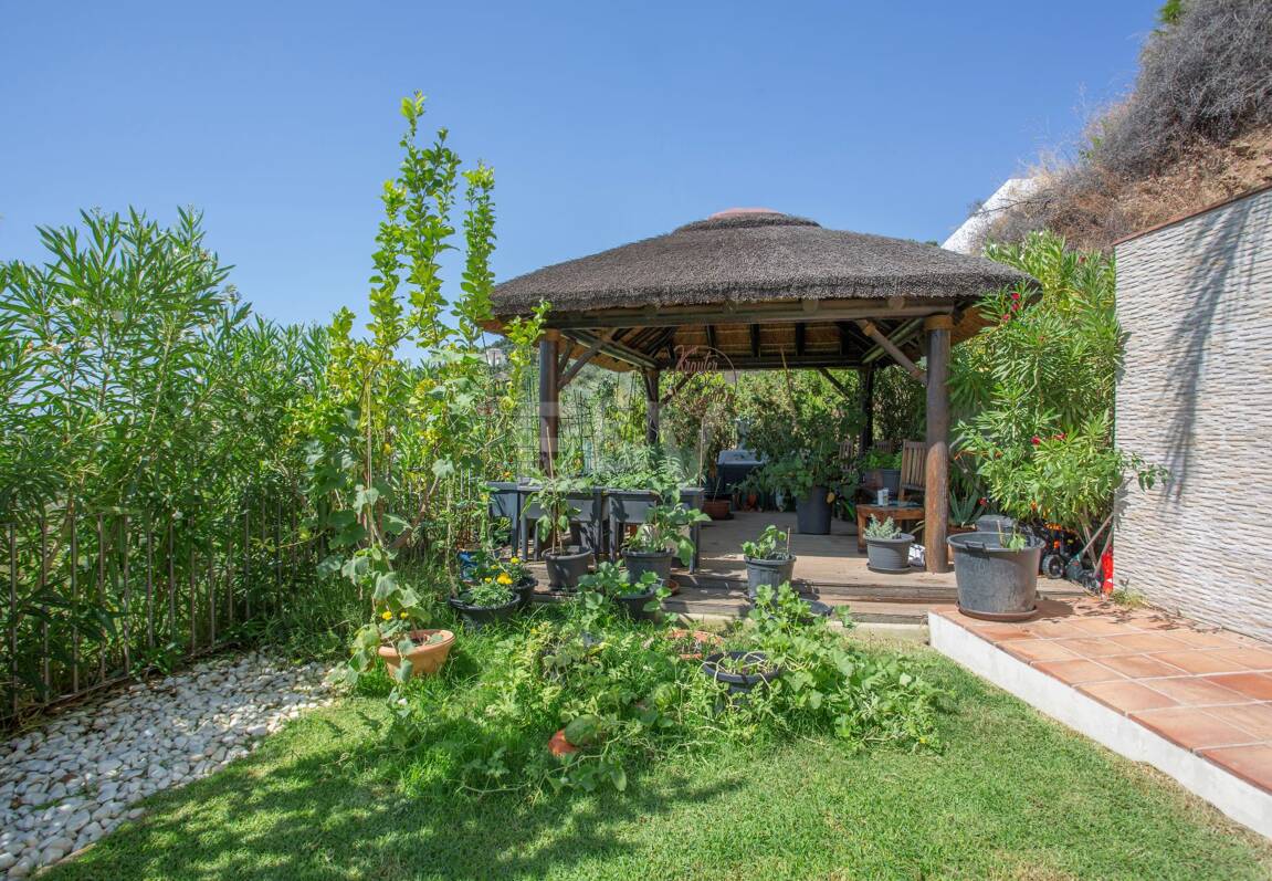 Villa im Cortijo-Stil mit Panoramablick aufs Meer und völliger Privatsphäre