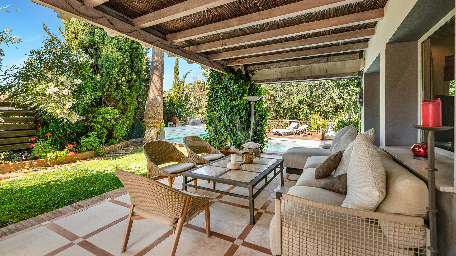 Beautiful Villa in the Heart of Nagüeles with Lush Garden and Sea Views